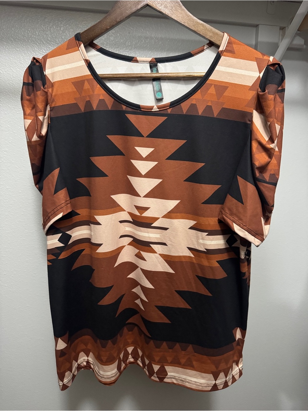 Sterling Kreek puff sleeve Aztec top
